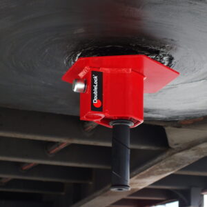 DoubleLock Kingpin Lock Red SCM, SCM-goedgekeurd beveiligingsslot voor trailers en opleggers.