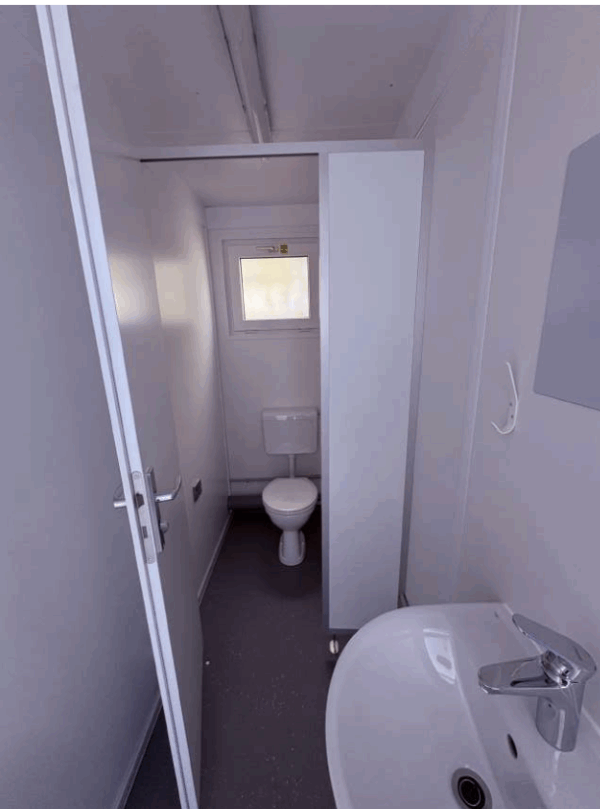 10ft sanitair container grijs mv toilet en wastafel