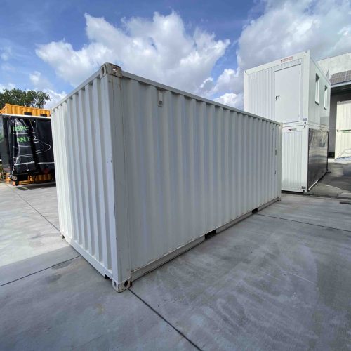 Eerste reis 20FT zeecontainer in wit (RAL 9010), nieuw, wind- en waterdicht, met geldige CSC-keuring.