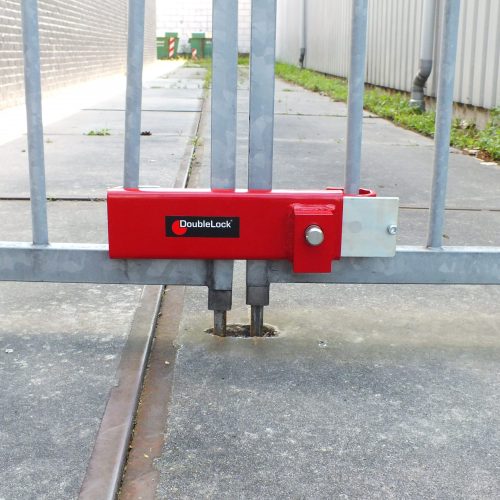DoubleLock-Container-Lock-HEAVY-RED-SCM.4-scaled-2-1-1