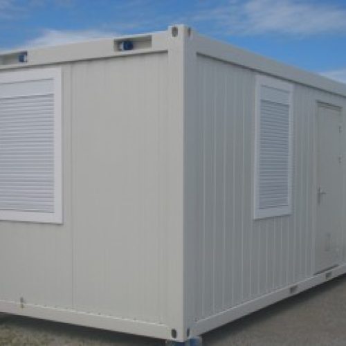Nieuwe 24FT sanitair container met complete voorzieningen.
